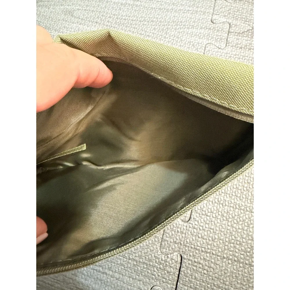 Hunter Olive Green Canvas Zipper Pouch Travel Organizer Makeup Bag Logo Patch